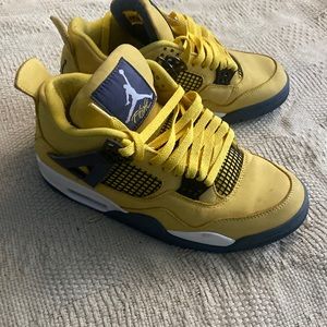 Jordan 4 lightning